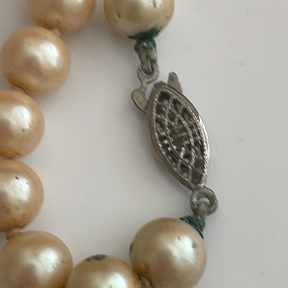 Vintage off white/pink faux pearls hand knotted - Picture 2 of 4